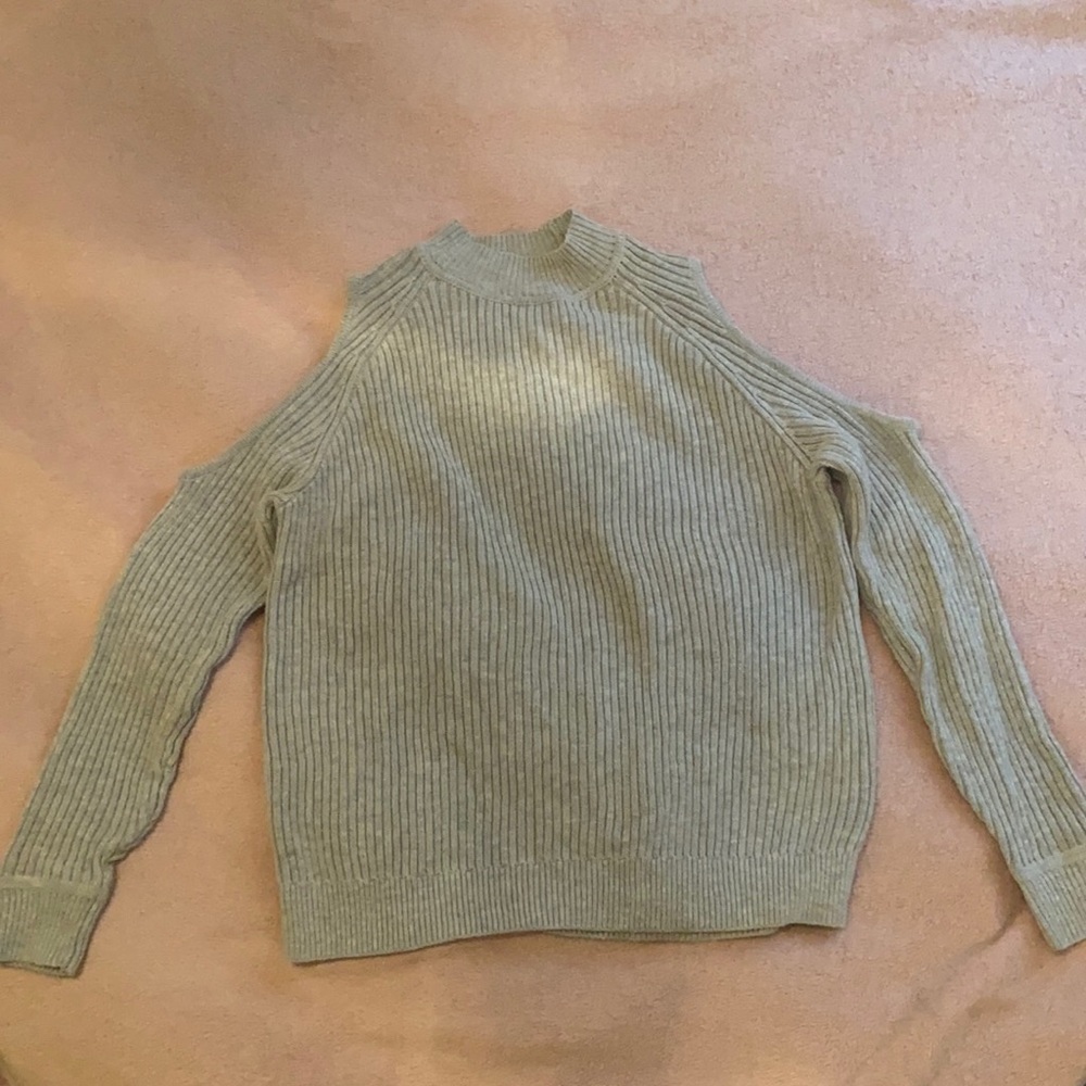 Shoulders out sweater